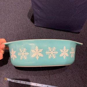Pyrex Blue Snowflake Casserole Dish